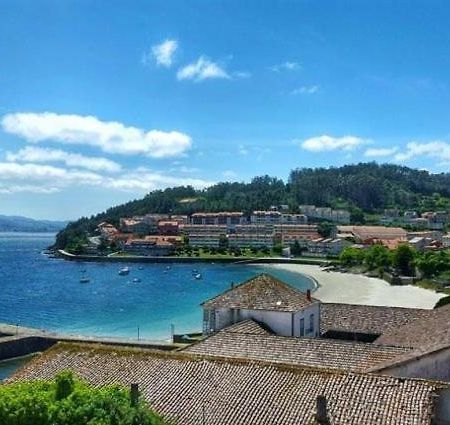 Хостел Albergue En Corcubion Playa De Quenxe Экстерьер фото